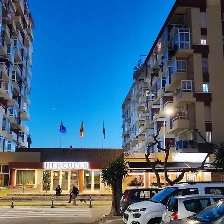 Hercules Paradise 531 Apartamento Con Vistas Al Mar Mediterraneo En Benalmadena A Pasos Del Centro Y Su Vibrante Zona Comercial Disfruta De Una Experiencia Unica En La Costa Del Sol Malaga Andalucia Well-Connected To The Airport Esterno foto