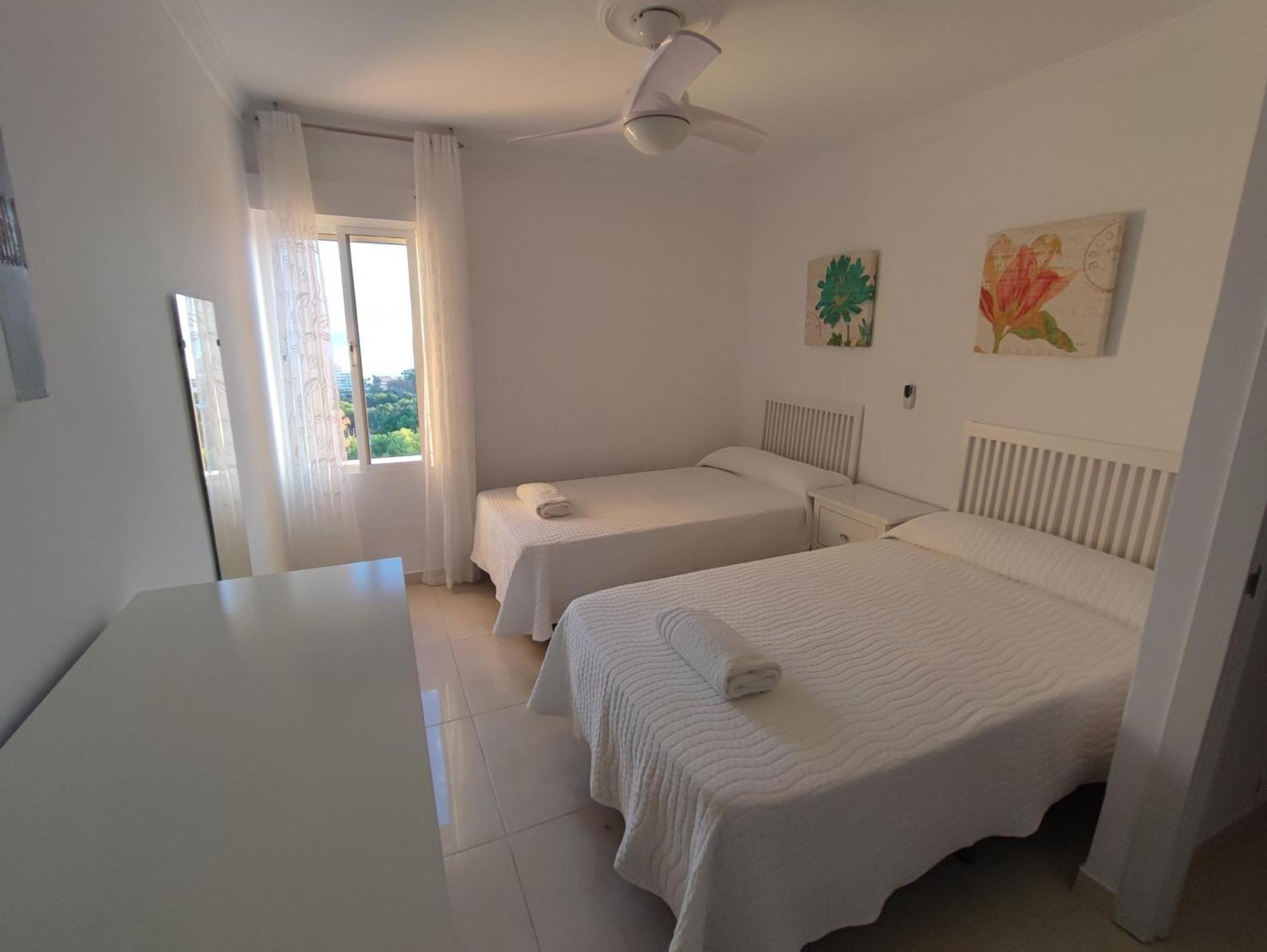 Hercules Paradise 531 Apartamento Con Vistas Al Mar Mediterraneo En Benalmadena A Pasos Del Centro Y Su Vibrante Zona Comercial Disfruta De Una Experiencia Unica En La Costa Del Sol Malaga Andalucia Well-Connected To The Airport Esterno foto